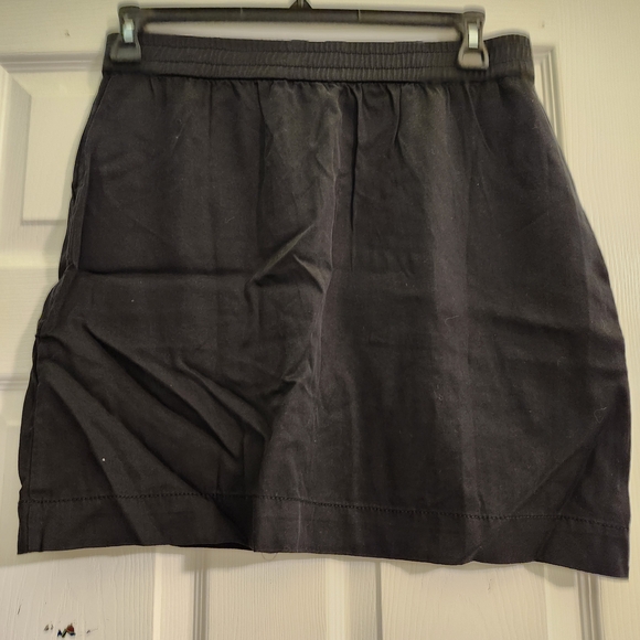 NWT LOFT Black Skirt with Pockets Size M - Picture 2 of 4